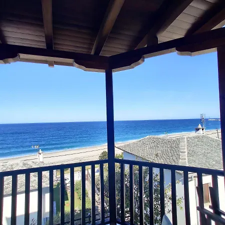 Serene Beach House - At Beach *